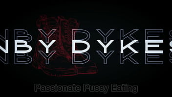 Late night pussy eating and fingering transmasc dykes fucking