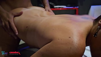 Vazou casada fodendo sem camisinha com novinho