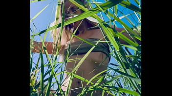 Profite du week end de pâques pour me découvrir intégralement