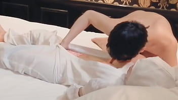 クリーン服を着た巨乳人妻検査員を手マンとクンニで絶頂させる。home made amateur 個人撮影 kawasaki jk