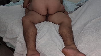 Mi cuñada gordita montandome