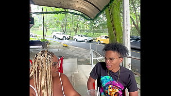 Mi hermanastra se enoja por qué no la e follado duro