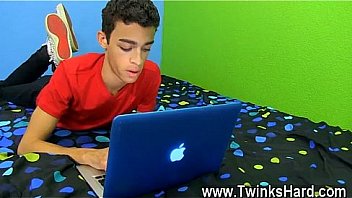 Naked Guys Dustin Cooper Wants To Give Older Dudes A Attempt And He thumbnail