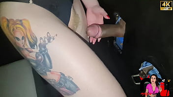 Nao resisti a essa rola maravilhosa e deixei o comedor me foder sem camsiinha no gloryhole