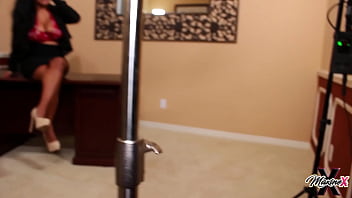 Super hot bloopers of busty nympho maxine x being gang banged