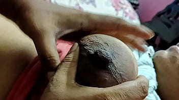 Lover satisfy the bengali bhabi hottest boob massage