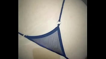 Me cogi a mi hermanastra en el baño