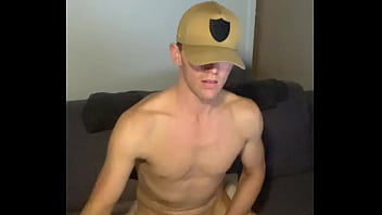 This aussie model loves to get out his long cock