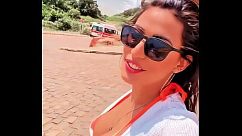 Fiz sexo na praia com o fotógrafo do pau grande enquanto meu marido filmava