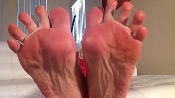 Beautiful blonde brittany andrews rubs her wet pussy and soft feet