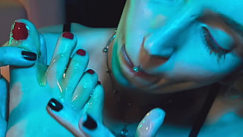 Please suck my sticky toes