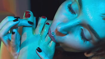 Please suck my sticky toes