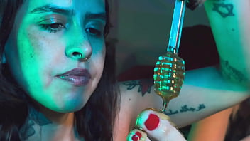 Please suck my sticky toes