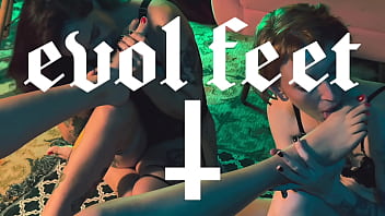 Please suck my sticky toes