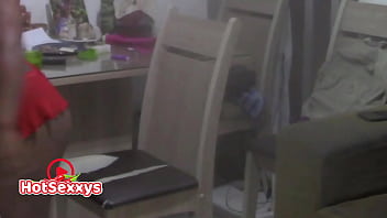 Morena sensualizando antes de gravação