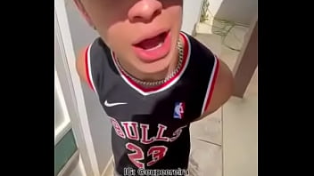 Negão comendo cuzinho