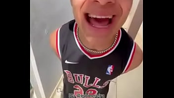 Negão comendo cuzinho