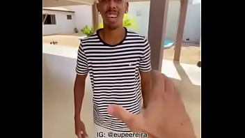 Negão comendo cuzinho