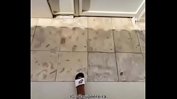 Negão comendo cuzinho