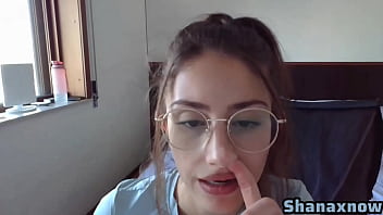Shanaxnow nose fetish eating boogers press nostrils moaning