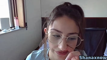 Shanaxnow nose fetish eating boogers press nostrils moaning