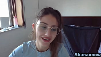 Shanaxnow nose fetish eating boogers press nostrils moaning