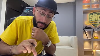 My friend is very slutty she seduces me to penetrate her and then she asks me to fuck her tight ass