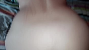 En mi cama follandome a mi hermanastra argentinos super calientes tetona y culona