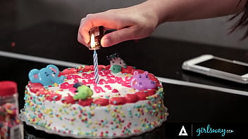 All natural babe has food fuck with gf