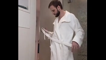 Réveil En Douceur Ou Tu Veux Que Je Te Mette Au Défi De Me Rejoindre Sous Cette Robe De Chambre Rien à C thumbnail