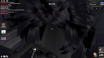 Dans les toilettes en plus