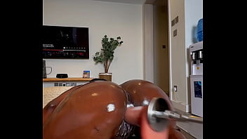 Need someone to make me cream and squirt like this