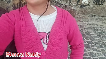 Curtindo a estrada aparece um macho na praia para uma carona ate o anoitecer