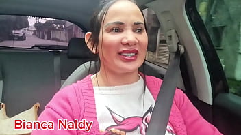 Curtindo a estrada aparece um macho na praia para uma carona ate o anoitecer