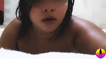 Trailer muse masturbating in the bubble bath with giant ass