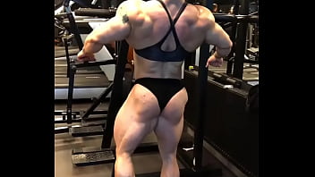 Huge Female Muscles thumbnail