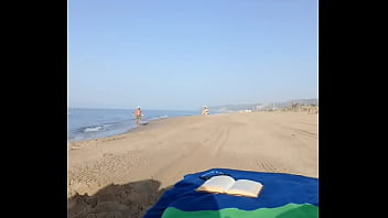 Vamos a tomar el sol ¿me aplicas bloqueador ️ #playa #verano #miercoles #toples #bikini #