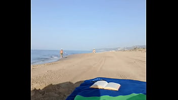 Vamos a tomar el sol ¿me aplicas bloqueador ️ #playa #verano #miercoles #toples #bikini #