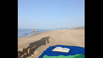 Vamos a tomar el sol ¿me aplicas bloqueador ️ #playa #verano #miercoles #toples #bikini #