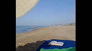 Vamos a tomar el sol ¿me aplicas bloqueador ️ #playa #verano #miercoles #toples #bikini #