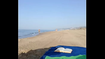 Vamos a tomar el sol ¿me aplicas bloqueador ️ #playa #verano #miercoles #toples #bikini #