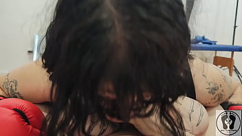 Deedee love haciendo deporte y acaba en blowjob