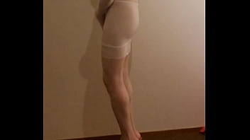 Crossdresser maria in white nylon panty en highheels