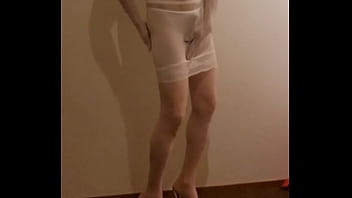 Crossdresser maria in white nylon panty en highheels