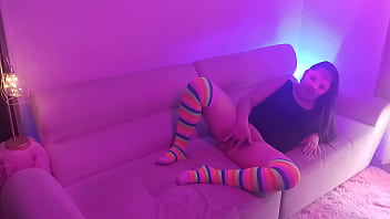 La camarera del bar te hace show y se deja follar sin condon por algo de dinero le encanta sentirse puta 1