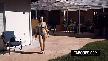 Lucky stud fucks two hot milf pussies outdoor