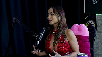 Uma pegada é essencial na hora h contou da cena que mais gostou de fazer foi fodida em cima da casa do cachorro e a dp anal belinha baracho watch sheer red