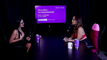 Uma pegada é essencial na hora h contou da cena que mais gostou de fazer foi fodida em cima da casa do cachorro e a dp anal belinha baracho watch sheer red