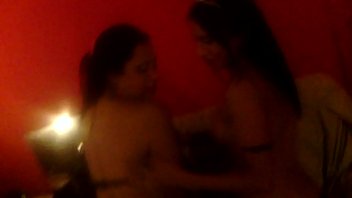 Dos Niñas Calentandome thumbnail