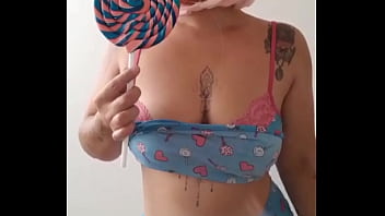 A delícia que é chupar um homem que nem uma puta